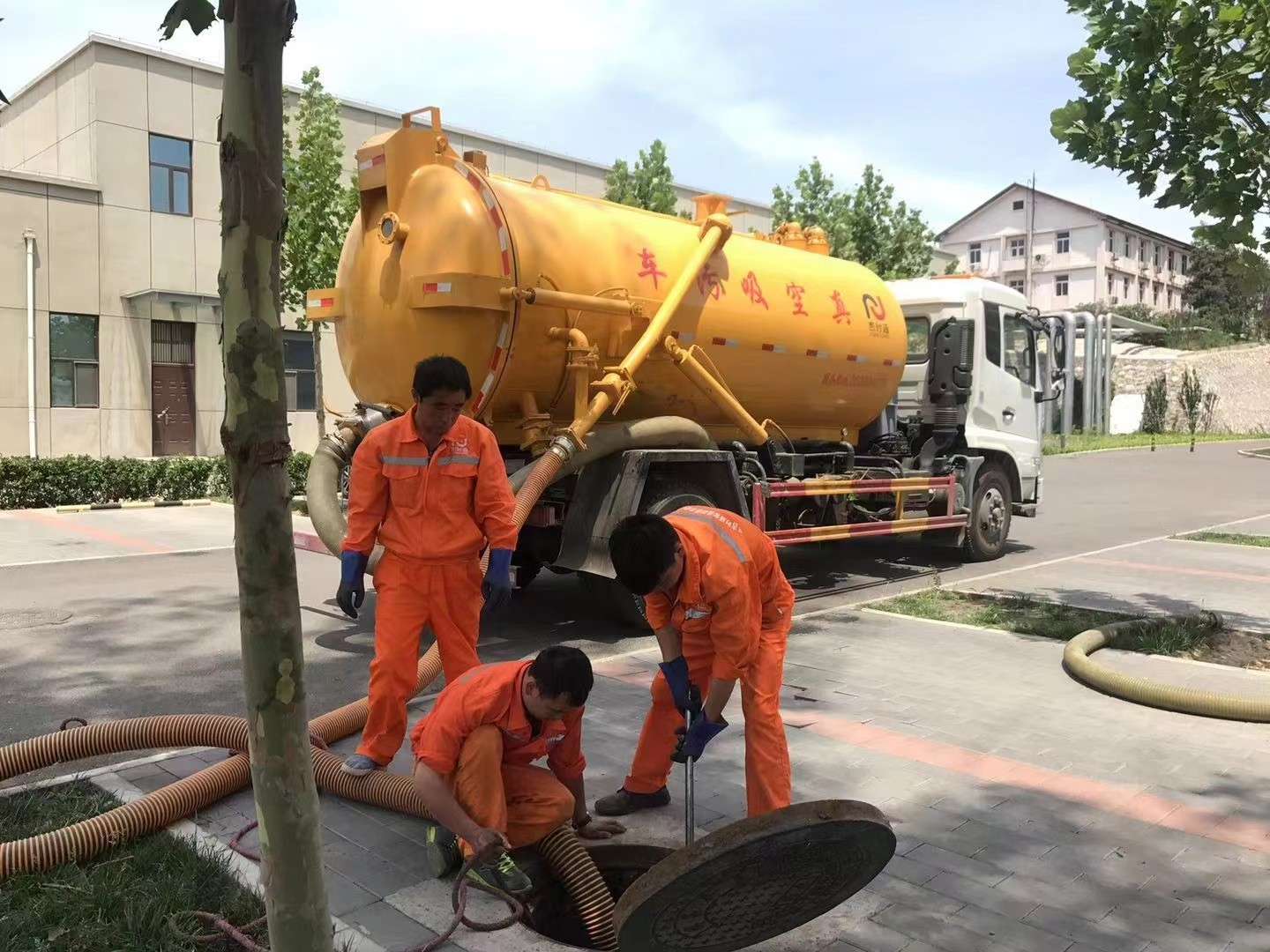 昌黎化粪池清理与5-8吨吸粪车施工效率分析